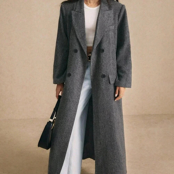 Grey Elegant Women's Extra Long Gray Suit - Picture 4 of 7